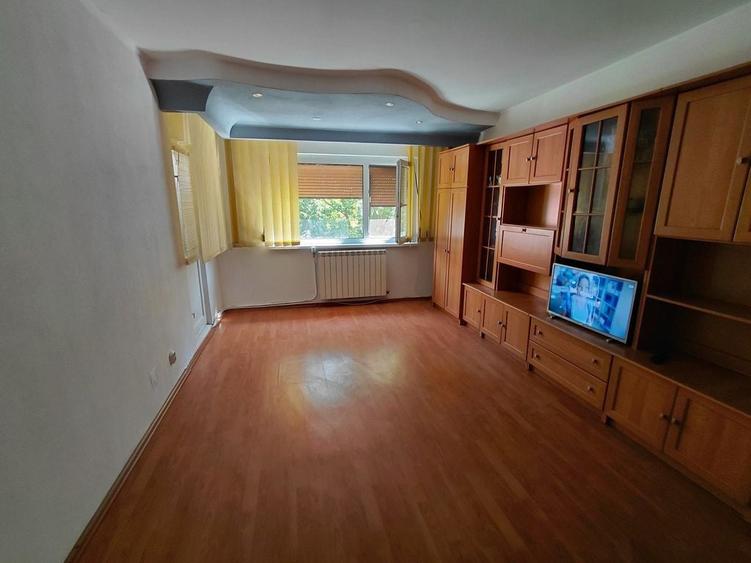 Apartament cu 2 camere decomandat în Est