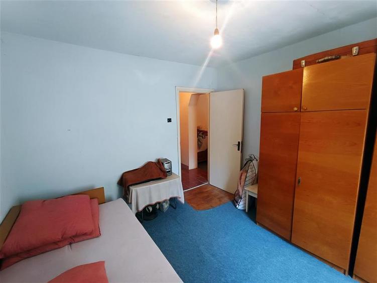 Apartament 3 camere etaj 2 in Moldova Noua - 6