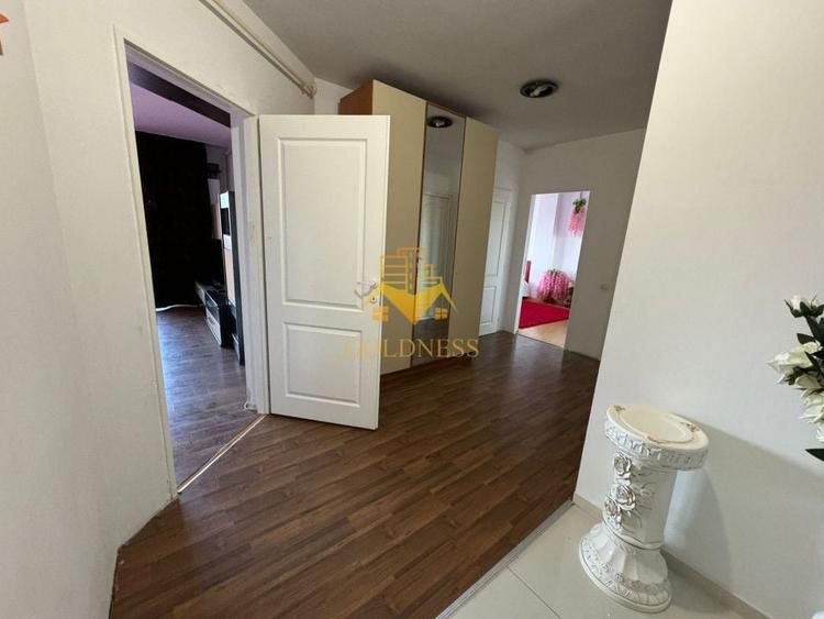 Apartament cu 3 camere semidecomandat în Calea Turzii