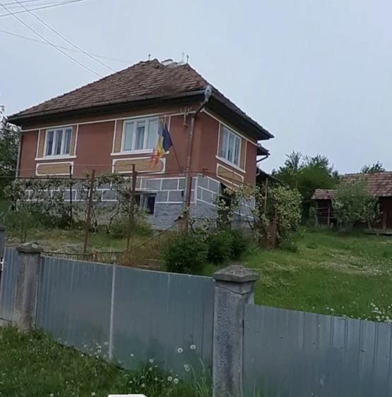 Casă cu 3 camere în Teleac