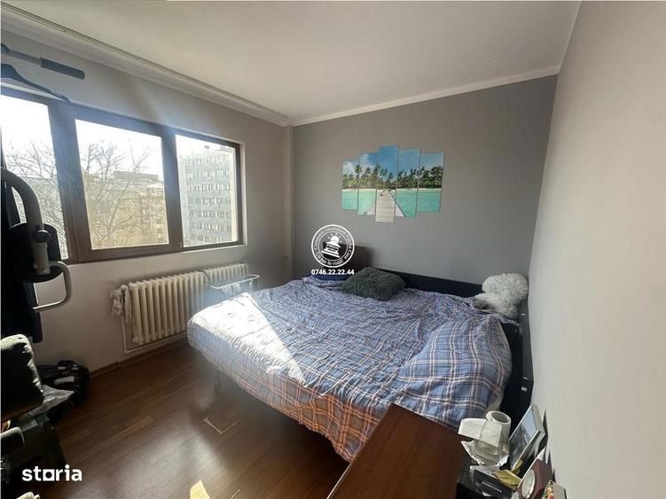 Apartament cu 3 camere semidecomandat în Tătărași