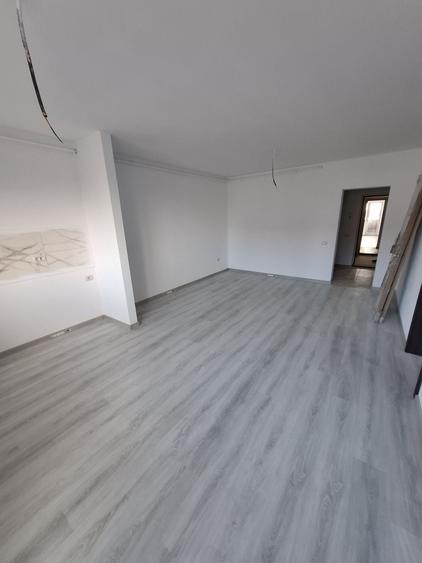 Apartament cu 2 camere semidecomandat în Exterior Vest