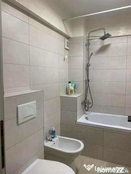 Apartament cu 3 camere decomandat în Traian
