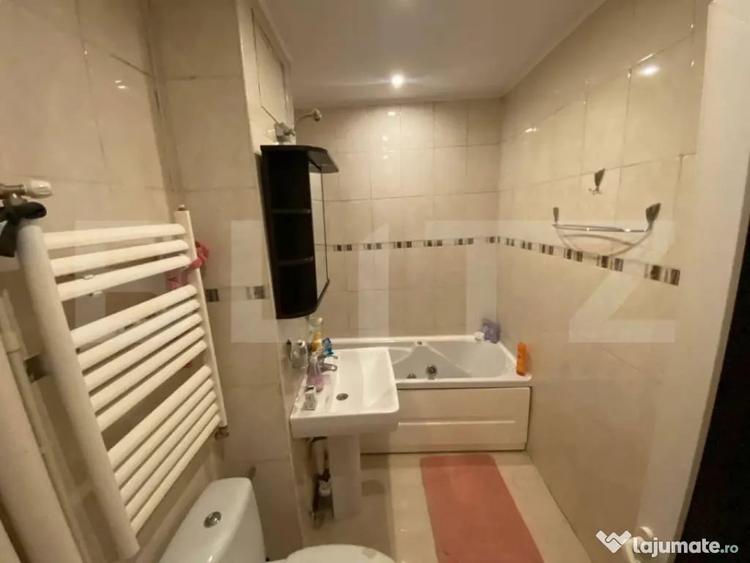 Apartament cu 3 camere decomandat în Gară