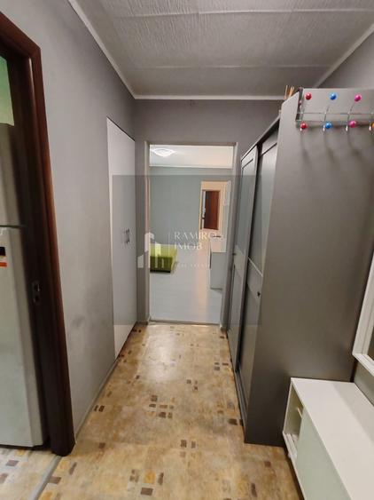 Apartament cu 3 camere semidecomandat, mobilat în Brâncoveanu