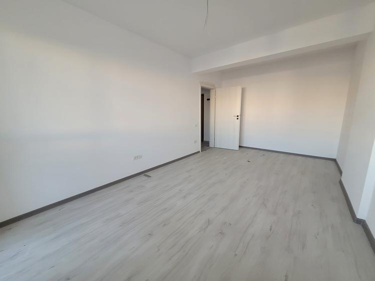 Apartament cu 2 camere semidecomandat în Apărătorii Patriei