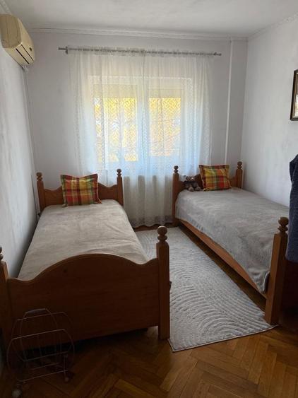 Apartament cu 3 camere decomandat în Alfa