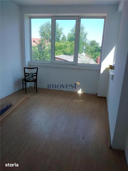 Casă cu 6 camere cu Teren 600 Mp în Păulești