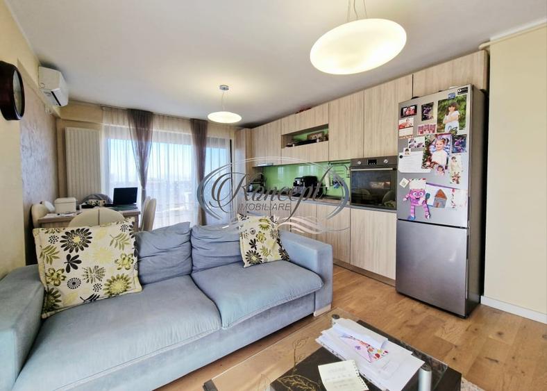 Apartament cu 4 camere semidecomandat, mobilat în Europa