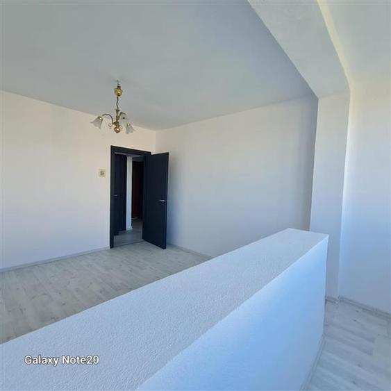 Apartament cu 2 camere decomandat în Podgoria
