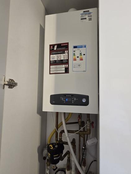 Duplex cu 3 camere cu Teren 250 Mp în Aninoasa