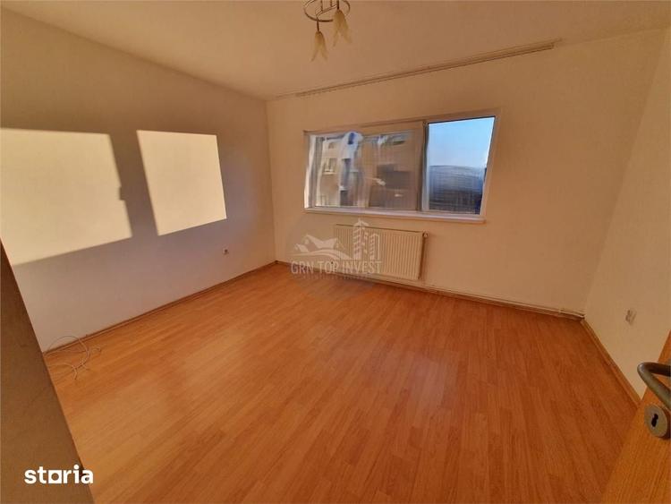 Apartament cu 3 camere decomandat în Trei Stejari