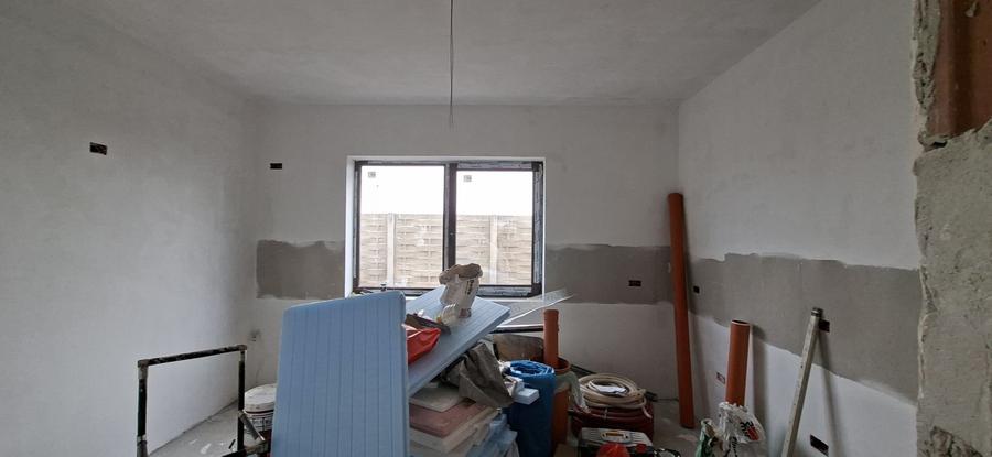 Casă individuală cu 5 camere cu Canalizare în Dumbrăvița