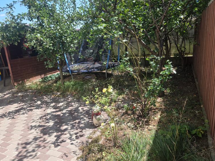 Casă cu 5 camere cu Canalizare în Sud