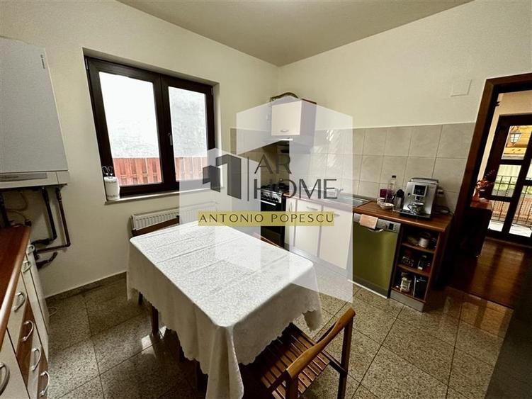 Duplex cu 5 camere cu Canalizare în Albert