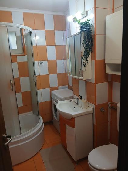 Apartament cu 3 camere decomandat în Zorilor