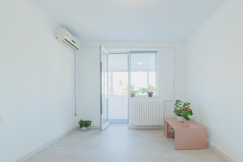 Apartament cu 2 camere semidecomandat, mobilat în City Park Mall