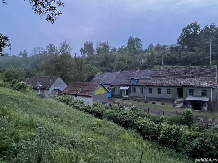 Casă cu 6 camere în Central