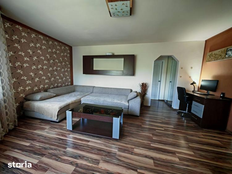 Apartament cu 3 camere decomandat în Micălaca