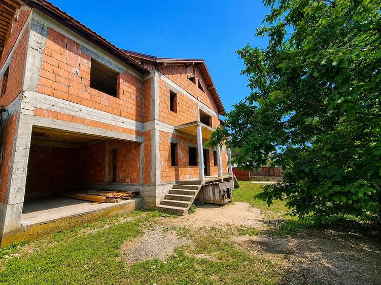 Casă cu Teren 124 Mp în Olanu