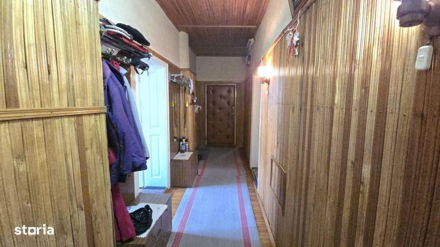 Casă cu 3 camere decomandat în Central