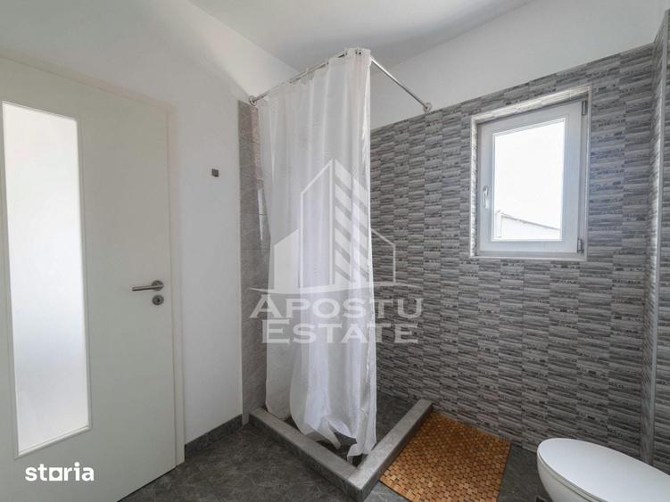 Casă cu 5 camere cu Teren 800 Mp în Pădureni