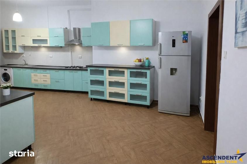 Apartament cu 4 camere, mobilat în Centrul Istoric