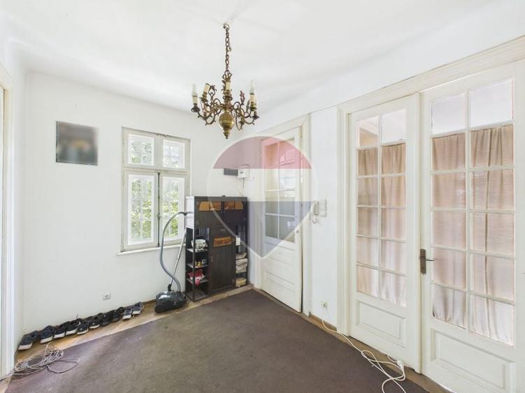 Apartament cu 3 camere semidecomandat în Foișorul de Foc