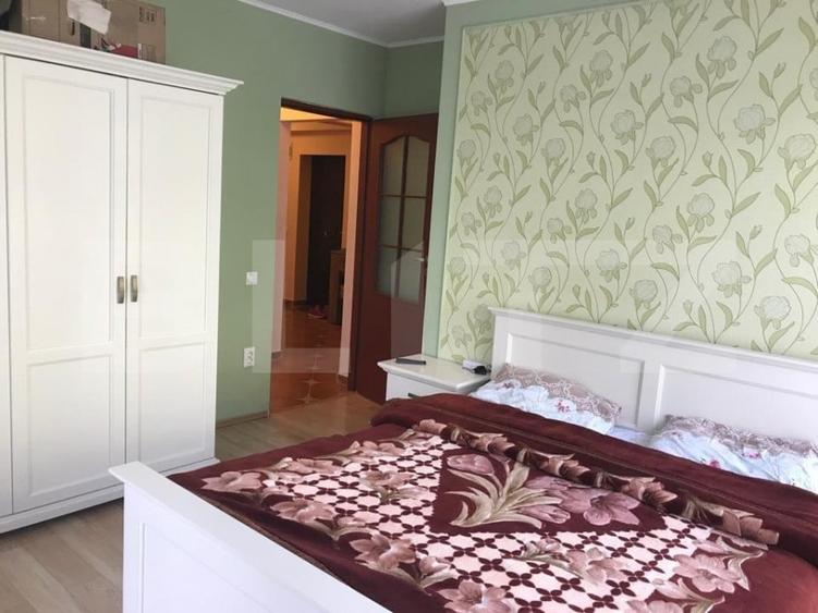 Apartament cu 3 camere semidecomandat, mobilat în Florești
