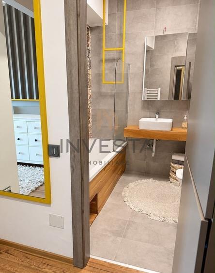 Apartament cu 3 camere semidecomandat, mobilat în Bună Ziua