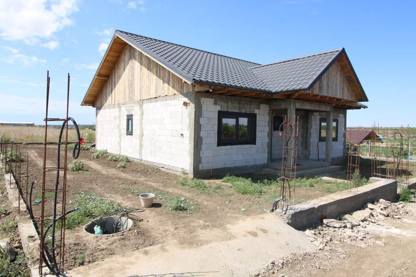 Casă individuală cu 4 camere cu Teren 605 Mp în Vânători