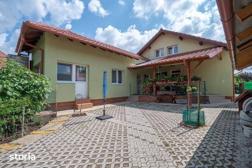 Casă cu 5 camere cu Teren 900 Mp în Burdea