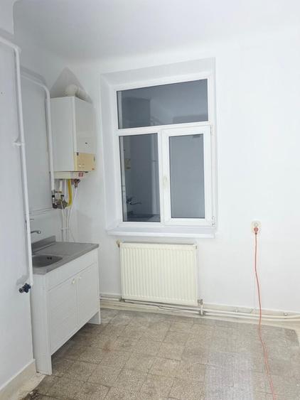 Apartament cu 2 camere nedecomandat în Central