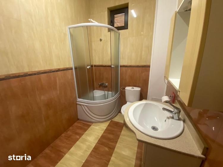 Casă cu 9 camere cu Teren 305 Mp în Colentina