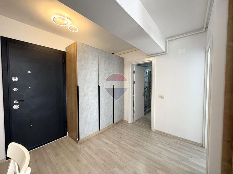 Apartament cu 2 camere semidecomandat, mobilat în Central
