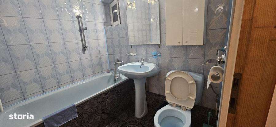 Apartament cu 3 camere decomandat în Crângași