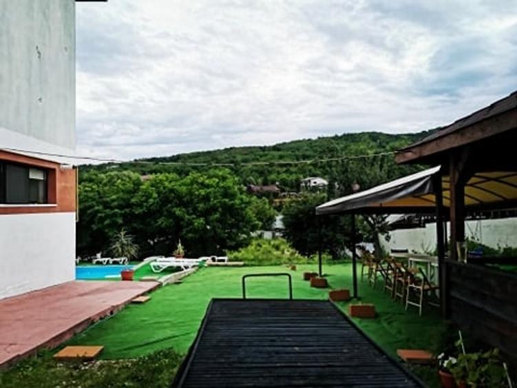 Casă cu 10 camere cu Piscina în Sărata-Monteoru