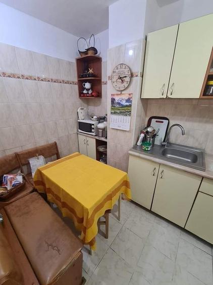 Apartament cu 3 camere decomandat, mobilat în Progresul