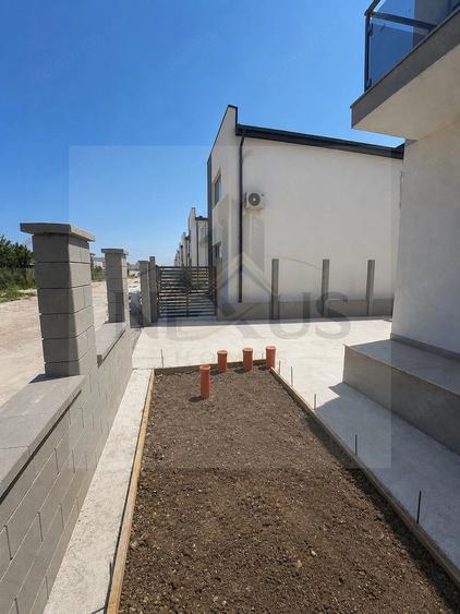 Casă cu 4 camere cu Teren 450 Mp în Berceni