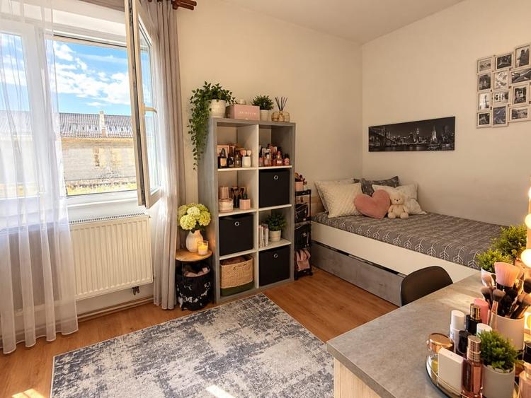 Apartament cu 2 camere semidecomandat, mobilat în Săsar