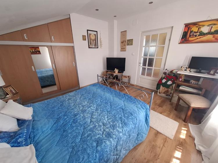 Duplex cu 6 camere cu Garaj în Aradul Nou