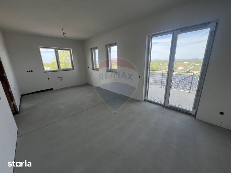 Casă cu 4 camere cu Teren 300 Mp în Central