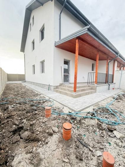 Duplex cu 6 camere cu Canalizare în Bragadiru