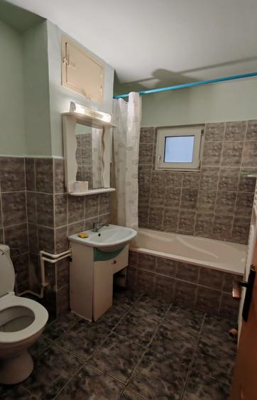 Apartament decomandat etajul 1 - 5
