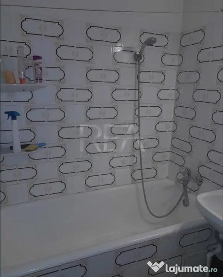 Apartament cu 3 camere decomandat în Drumul Taberei