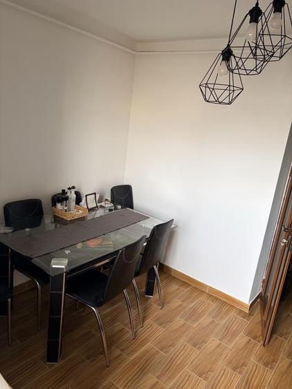 Apartament cu 3 camere decomandat în Exterior Vest