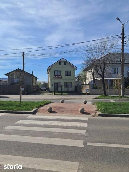 Casă cu 4 camere cu Teren 120 Mp în Central