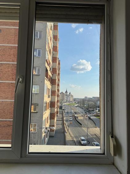 Apartament cu 3 camere semidecomandat în Ultracentral