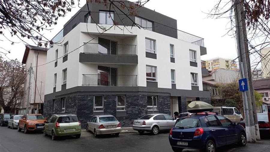 Garsonieră decomandată, mobilată în Tei