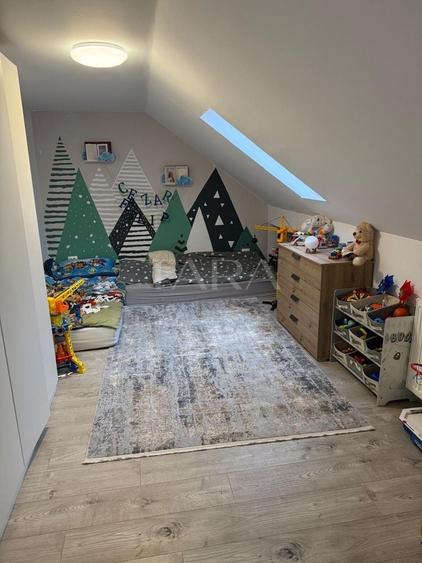 Apartament cu 4 camere decomandat, mobilat în Baciu
